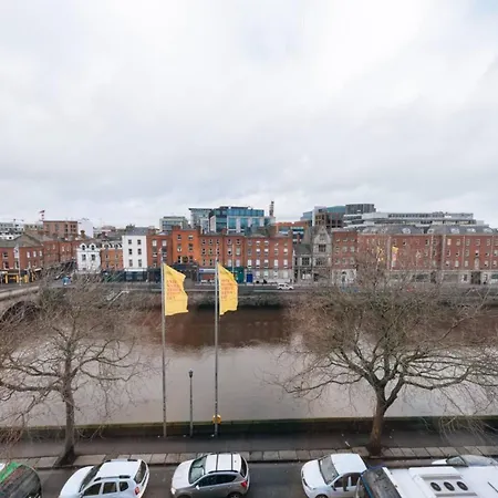 Chic & Radiant 1bd Flat Near City Centre!