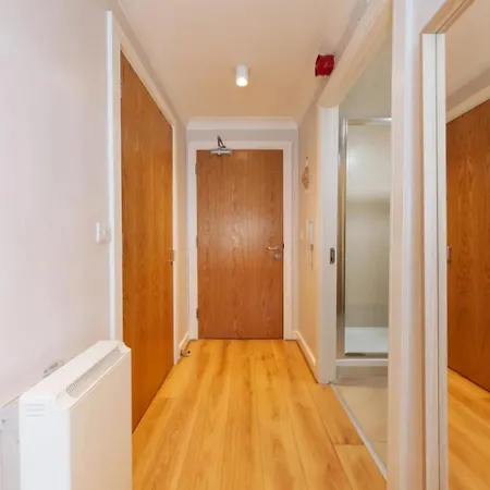Apartamento Chic & Radiant 1bd Flat Near City Centre! *